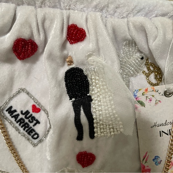 Elegant White Embroidered Clutch with Chain - Picture 2 of 7